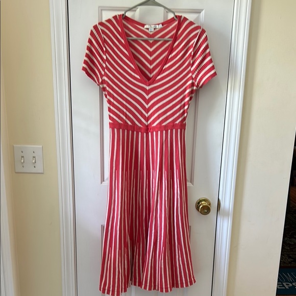 Boden Dresses & Skirts - Boden Dark Pink and White Midi Dress with V-Neck